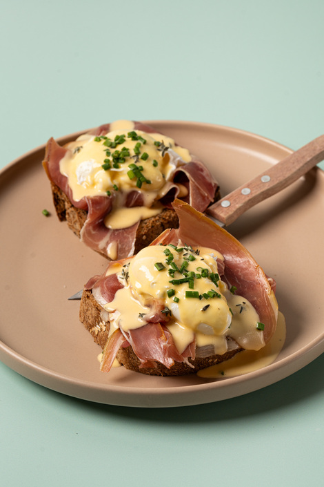 EGGS BENEDICT