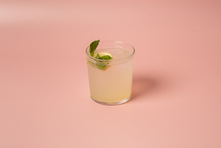 Σπιτική λεμονάδα