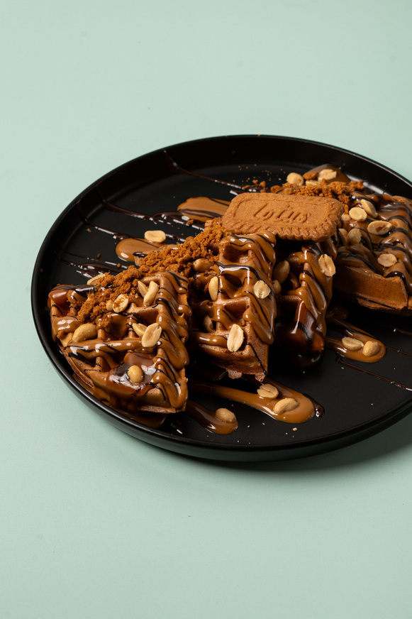 Waffle Lotus Biscoff Πραλίνα / Lotus Biscoff Μπισκότο / Soft Caramel / Peanuts / Bitter Σοκολάτα